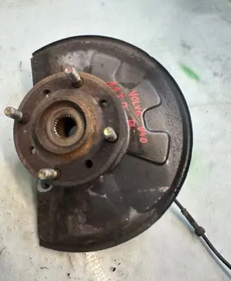 Volvo S40, V40 Front wheel hub spindle knuckle 213132