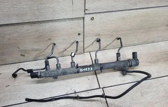 Mercedes-Benz Vito Viano W639 Fuel main line pipe 0445214163