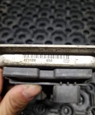 Opel Corsa B Engine control unit/module 871128058