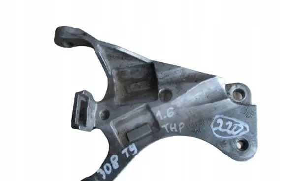 Gearbox mounting bracket