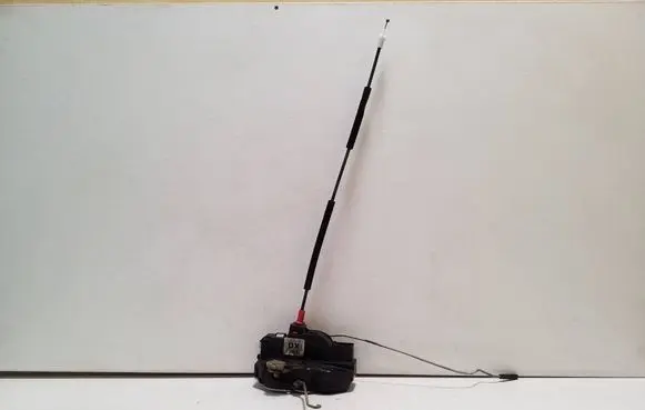 Chevrolet Orlando Front door lock 13578276