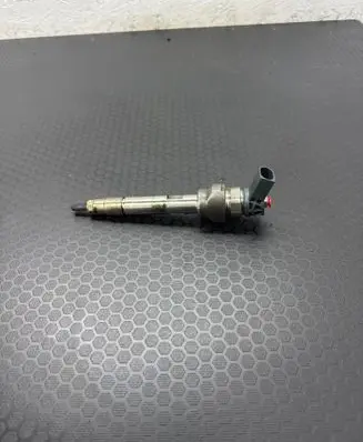 BMW 5 F10 F11 Fuel injector 0445110712 8514148