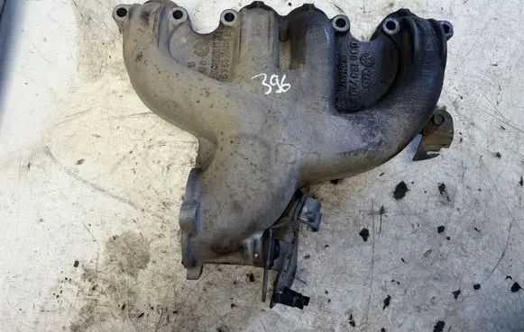 Volkswagen Golf V Intake manifold 03G129713K