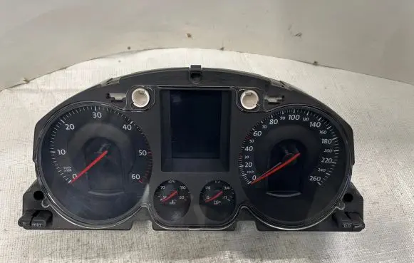 Volkswagen PASSAT B6 Speedometer (instrument cluster) 3C0920870G X0032000
