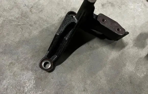 Renault Megane IV Engine mounting bracket 208183555R