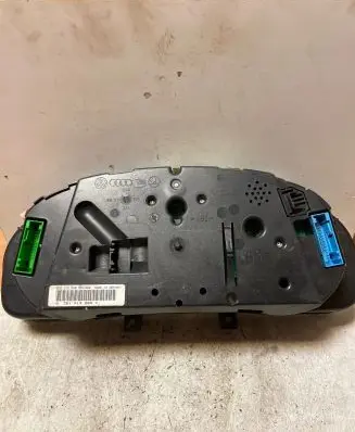Volkswagen PASSAT B5 Speedometer (instrument cluster) 3B1919380C 110008920