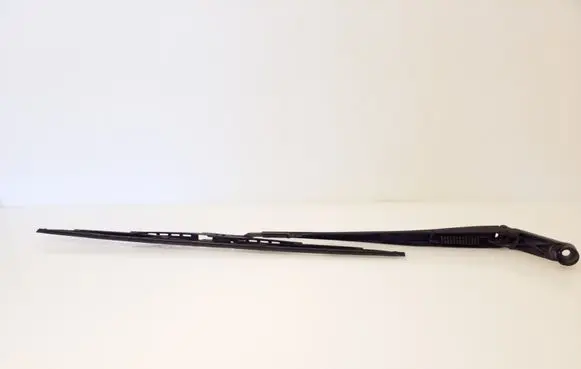 Toyota Auris 150 Windshield/front glass wiper blade 3451979