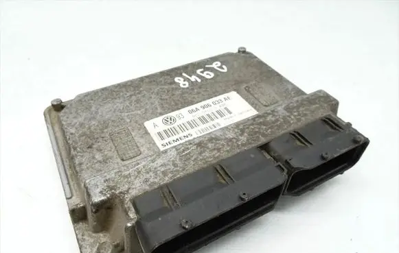 Volkswagen Bora Engine control unit/module 06A906033AE 5WP40136