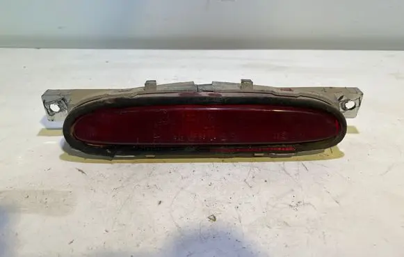 Chrysler 300M Third/center stoplight 04805121AC 37770