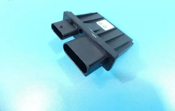 Volkswagen PASSAT B8 Central body control module 1724107-00 IMPRK1355302