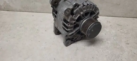 Volkswagen Touran II Generator/alternator 03L903023A 2608901C 112002366