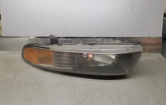 Mitsubishi Galant Headlight/headlamp