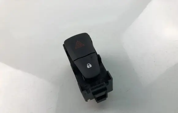 Renault Scenic III - Grand scenic III Hazard light switch E3160101