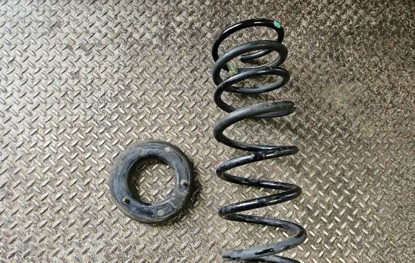 Ram 1500 Rear coil spring 68262664AC 68273964AB