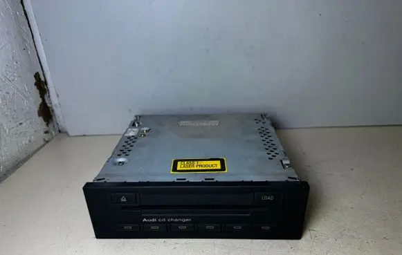 Audi A4 S4 B7 8E 8H CD/DVD changer 8E0035111 CXCA1090L CA1090L