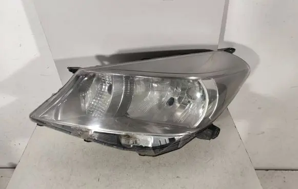Toyota Yaris Headlight/headlamp