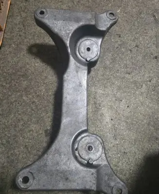 Gearbox mounting bracket