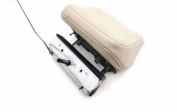 Volvo XC90 Third row seat headrest 
