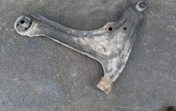 Opel Astra F Front lower control arm/wishbone