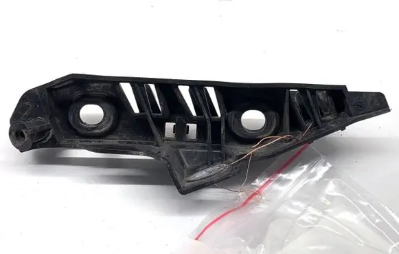 Volkswagen PASSAT B8 Front bumper mounting bracket 3G0807050