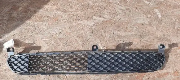 Toyota Aygo AB10 Front bumper lower grill