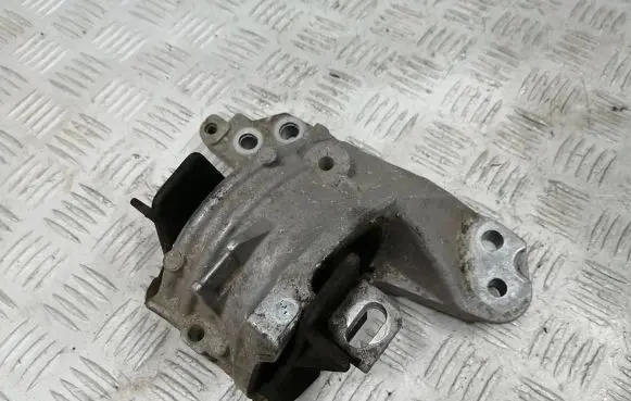 Peugeot 508 RXH Gearbox mounting bracket