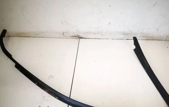 Volvo S80 Front door glass trim molding bpgqc