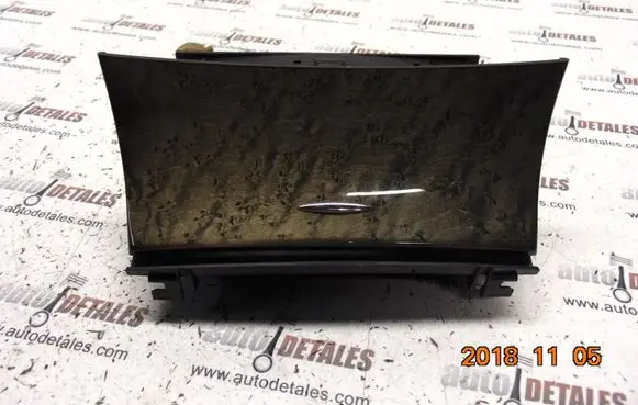 Mercedes-Benz E W211 Car ashtray A2116802852