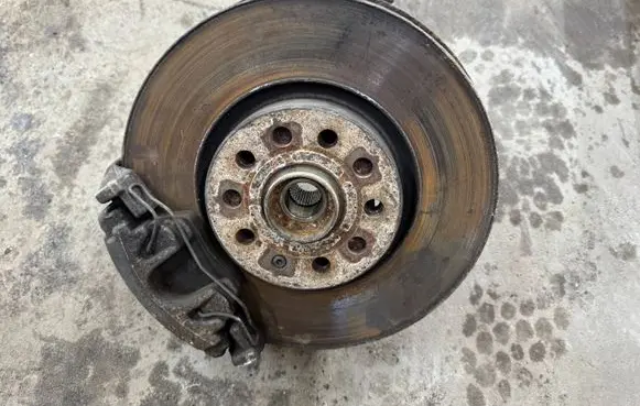 Volkswagen Golf VI Front wheel bearing hub 