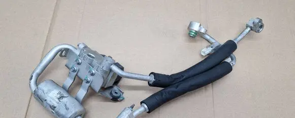 Volvo EX30 Air conditioning (A/C) pipe/hose 8890248926
