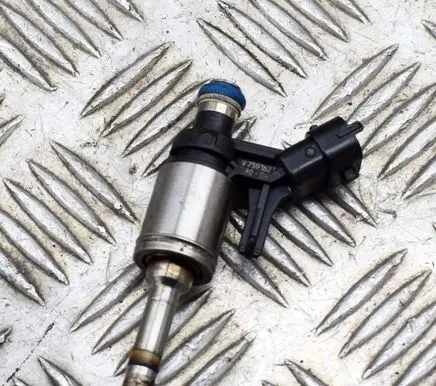 BMW 1 F20 F21 Fuel injector 0261500073 7591623
