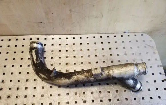Intercooler hose/pipe
