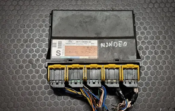 Ford Mondeo Mk III Comfort/convenience module 3S7T15K600SC