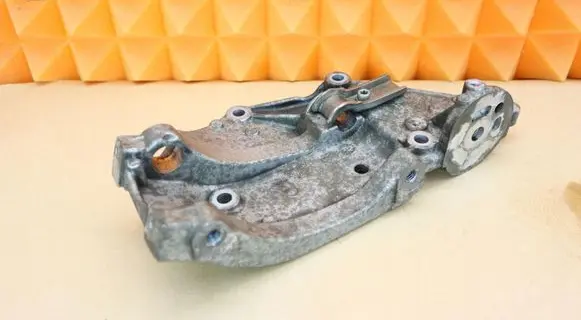 Ford Kuga I Generator/alternator bracket 9682367380
