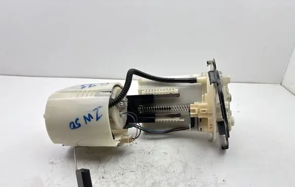 Toyota Prius (XW50) In-tank fuel pump 7702047140