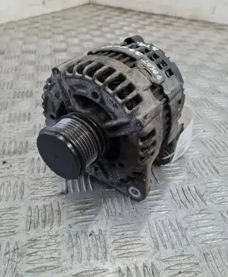 Volkswagen PASSAT B7 Generator/alternator 03L903023D