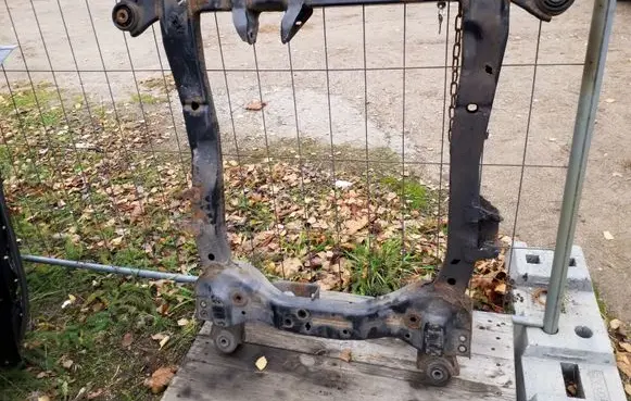 Opel Astra J Front subframe 13327070 13327078 367973422