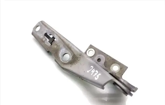 Engine bonnet/hood hinges