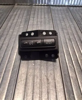 Nissan X-Trail T32 Other switches/knobs/shifts 40324C