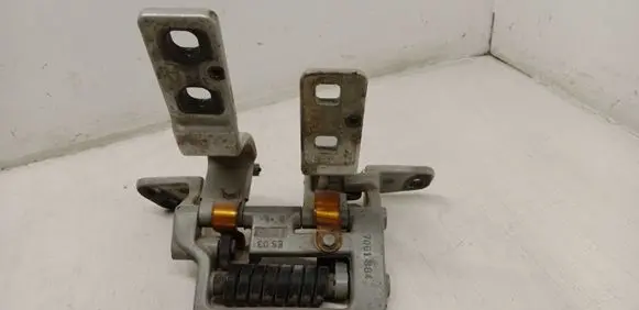 BMW 5 E60 E61 Tailgate/trunk/boot hinge 7061384