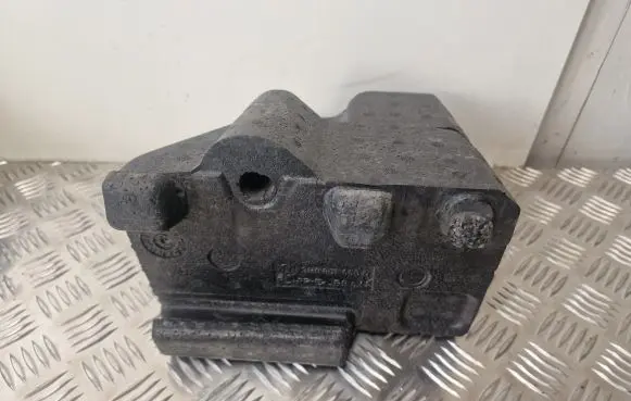 Volkswagen Amarok Other engine bay part 2H0807666A