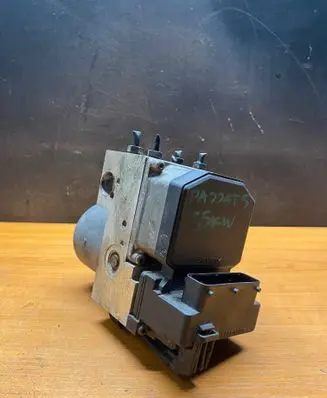 Volkswagen PASSAT B5 ABS Pump 0273004358 968590