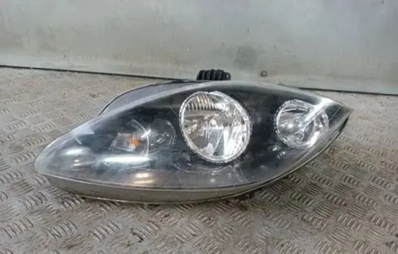 Seat Leon (1P) Headlight/headlamp 8P2941033A