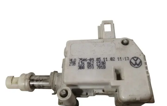 Volkswagen Golf IV Central locking motor 1J6862159A 3B0959781B
