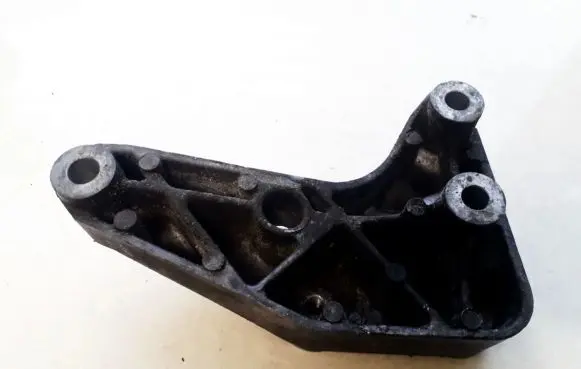 Opel Astra G Engine mounting bracket 90575142 0047620