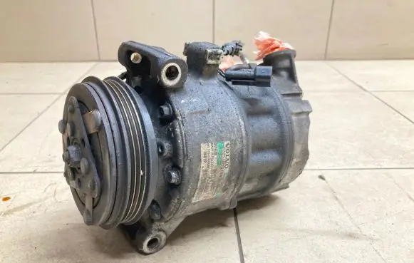 Volvo XC60 Air conditioning (A/C) compressor (pump) 31315453 020530101B4