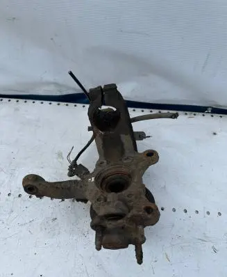Volkswagen Golf V Front wheel hub spindle knuckle