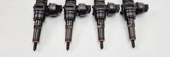 Skoda Octavia Mk2 (1Z) Fuel injectors set 038130073AG 0414720215