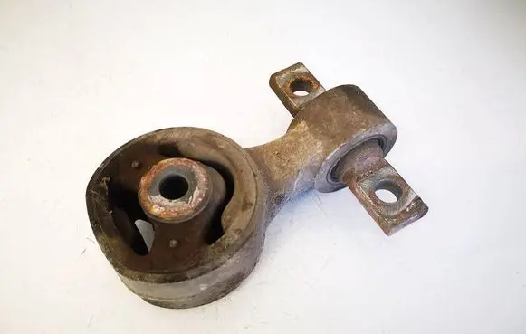 Honda CR-V Engine mount bracket 089008