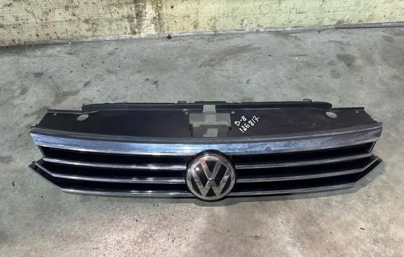 Volkswagen PASSAT B8 Front bumper upper radiator grill 3G0853653 3G0853651 3G0853
